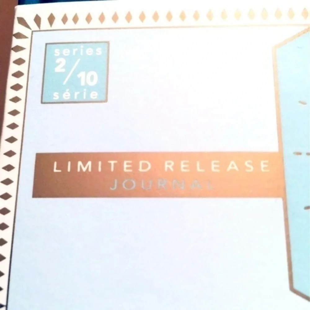 Disney Frozen Castle Collection Journal‎
